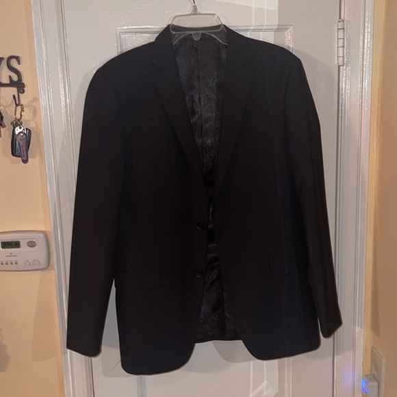 Boys worn once three pieces suite - Picture 9 of 10